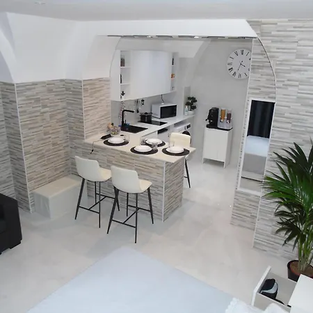 Apartament Mavi Katania